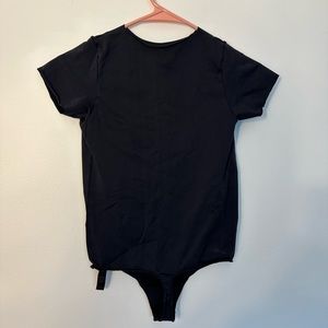 SKIMS ESSENTIAL T-SHIRT BODYSUIT